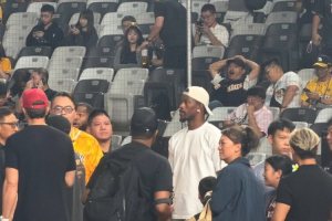 回归德甲！韩国前锋黄喜灿加盟沙尔克04⚽️来看集锦吧